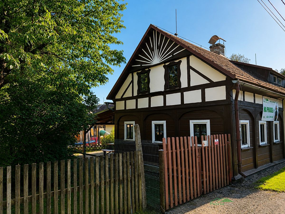 Prodej rodinného domu 250 m², pozemek 1450 m²